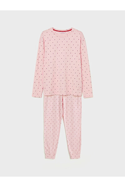 LC Waikiki طقم بيجامة نسائي من LCW DREAM باللون الوردي وياقة الدراجة ونقش الكرز