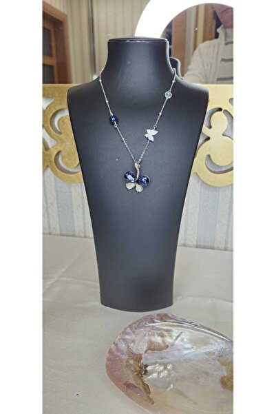 Ivory Pearl قلادة أنيقة على شكل فراشة صغيرة مصنوعة من حجر الزركون مع تفاصيل م...