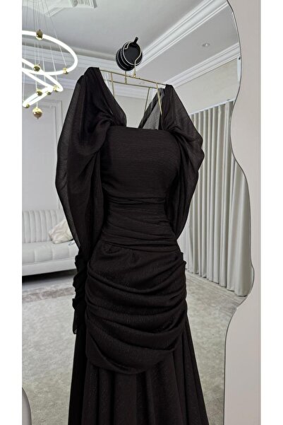 Genenic A soft, elegant dress with an attractive cut