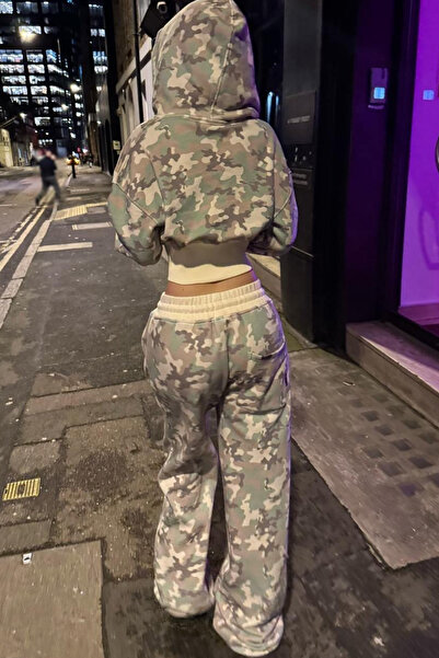 İlayda Toprak Culture Yesil Kamuflaj Desen Bol Kalıp Baggy Kapüşonlu Crop Eşo...