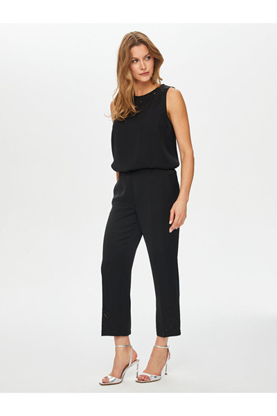 Faik Sönmez Pantaloni cu croială dreaptă și detalii perforate la picior