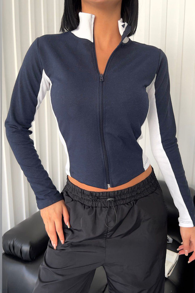 İlayda Toprak Ρετρό μπλούζα με φερμουάρ σε σκούρο μπλε χρώμα