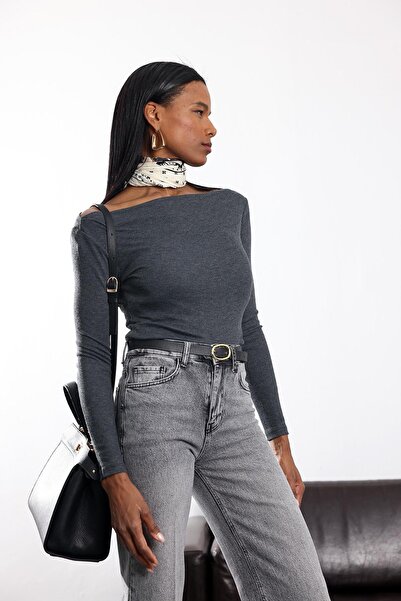 5in1Canpolat بلوزة أنثراسيت بياقة واسعة قماش مجدّل 17197