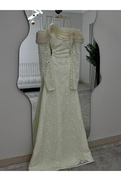 Elora Aurora's Royal Dress