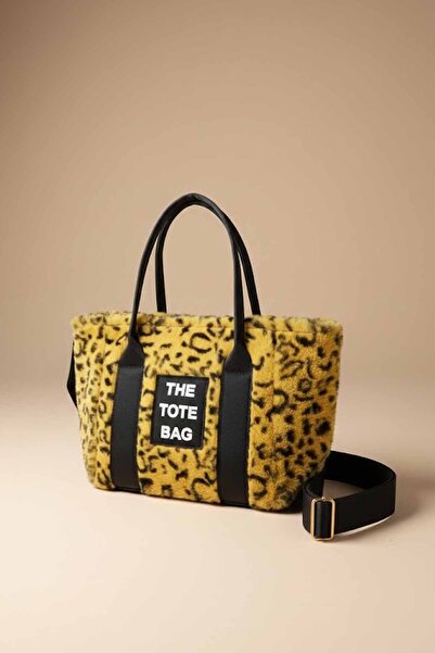 vynor atelier حقيبة يد وكتف نسائية صغيرة من القطيفة - تيدي (33x22x12 سم)