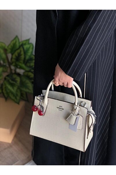 GGGG Bags with their accessories