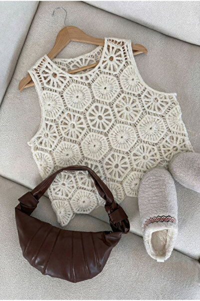 FEMELLE Women's White Sleeveless Crochet Blouse