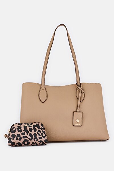 Anne Klein حقيبة كتف نسائية بشعار ماركة مع جيب، لون بيج