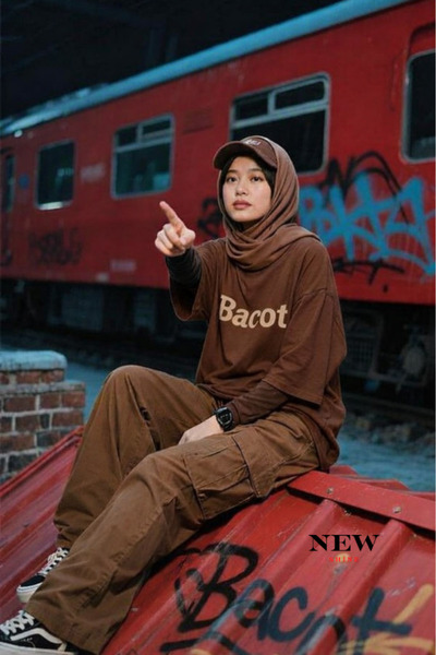 New Shine تي شيرت مطبوع للجنسين من باكوت