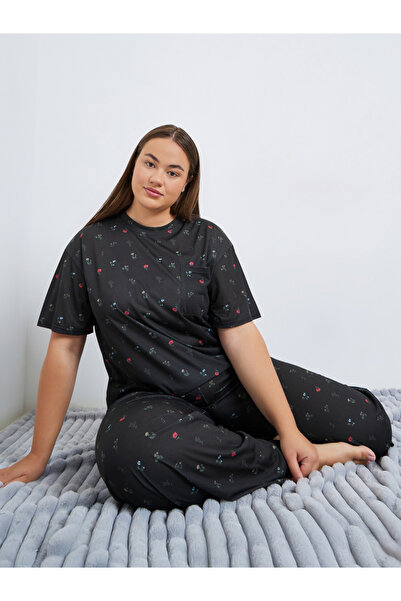 Styli Plus Size Floral Print T-Shirt and Pyjama Set