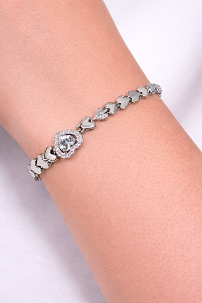 femline سوار فضي بتفاصيل قلب أنيقة