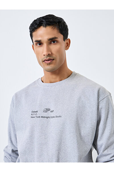 Styli Men Grey Placement Print Sweatshirt
