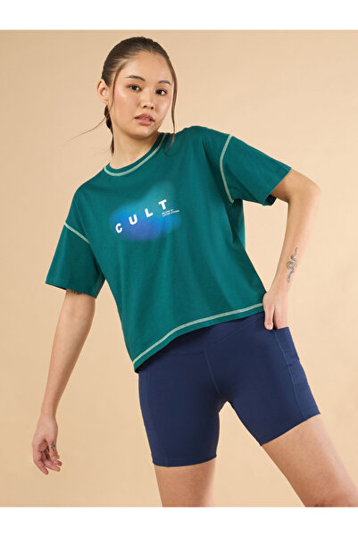 Cult By Styli تيشيرت نسائي قصير بقصة مربعة مزين برسومات روح خضراء