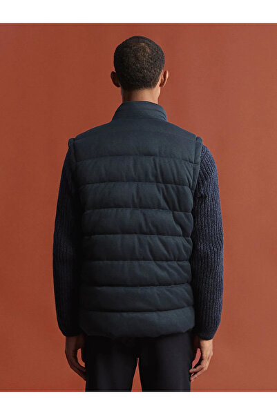 LC Waikiki سترة منتفخة للرجال بقصة ضيقة وياقة واقفة