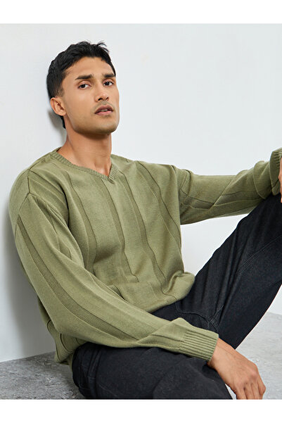 Styli Men Green Ribbed Knitted Sweater