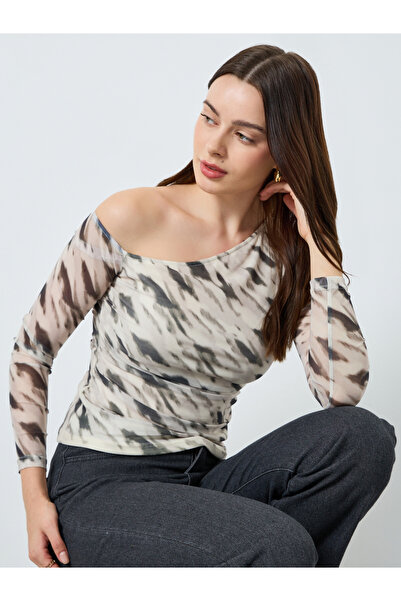 Styli Women Animal Print Fitted Knit Top