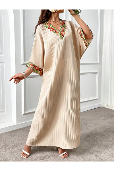 Take Two By Styli جلابيات نسائية بياقة على شكل حرف V مزينة بتطريزات زهور بارزة