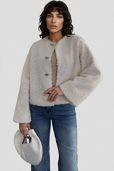 Trend Alaçatı Stili سترة نسائية بيضاء مزينة بالريش بأزرار أمامية Alc-X15036