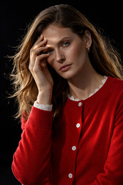 studio fashion 1988 Women's Red Collar and Sleeves Lace Trimmed Ultrasoft Kni...