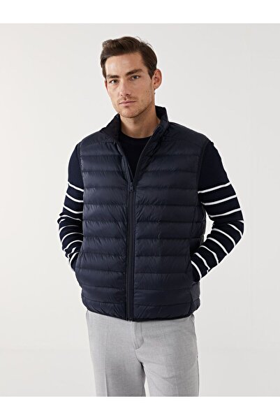 LC Waikiki سترة قابلة للنفخ للرجال ذات الياقة العالية ذات القالب القياسي