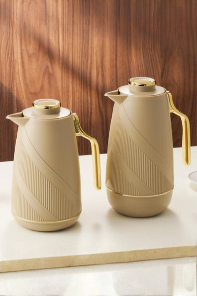 Generic A stylish and modern 1-liter tea and coffee thermos set