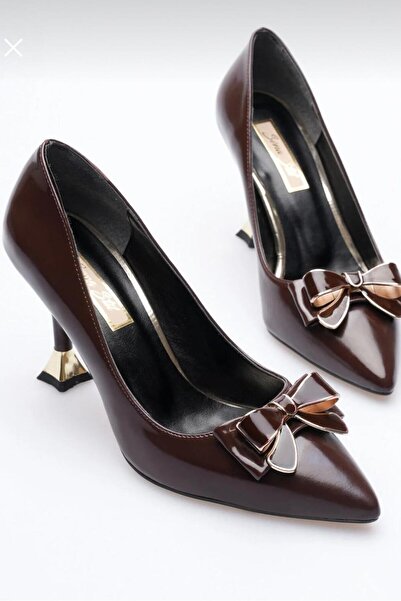 yezy shoes Ribbon Detailed Thin Heeled Patent Leather Stiletto