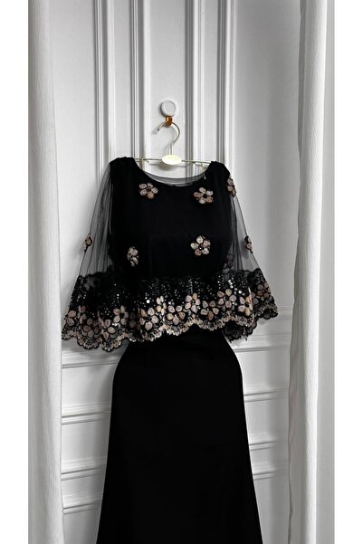 LUMY Classic black dress with embroidered cape