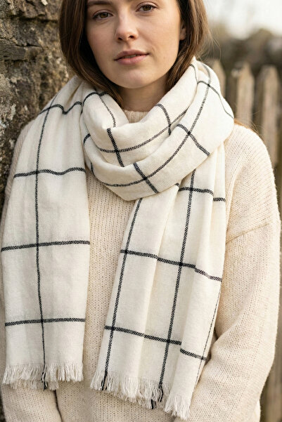 Kapin Black and White Square Patterned Tasseled Shoulder Shawl Scarf 70X180Cm