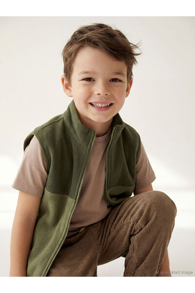 LC Waikiki ESVAB • Moderni i jedinstveni sudija Roba, dečak sa kragnom Prsluk