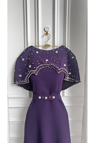 LUMY A purple midi dress with a luxurious pearl touch.