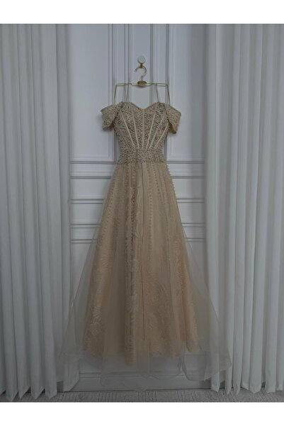 LUMY Evening dress embroidered with pearls and crystals