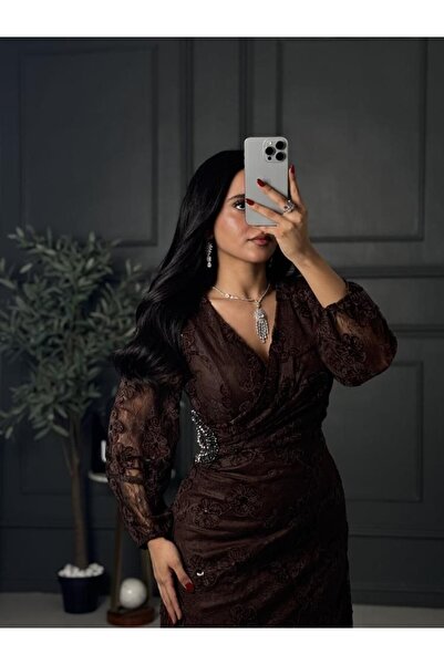 ainaqat aljawhara Long evening dress