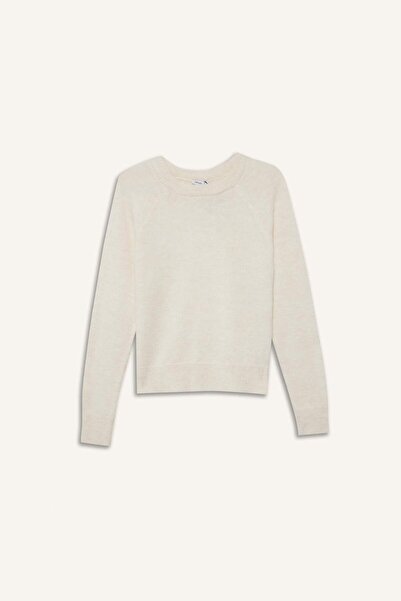 DeFacto Πουλόβερ με κανονική εφαρμογή με λαιμόκοψη με βασική επίπεδη και απαλ...