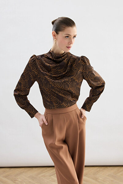 Sateen Drape Detailed Patterned Blouse - Brown