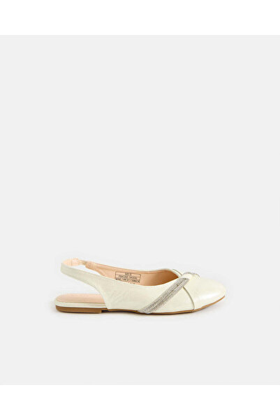 REDTAG حذاء مفتوح مزين باللون الكريمي للبنات الكبيرات