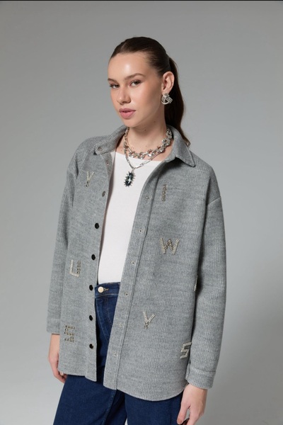 Minası Butik TAŞLI HARF DETAYLI TASARIM GÖMLEK GRİ