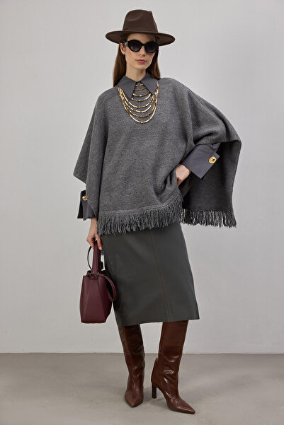 Touché Privé Fringed Knitted Poncho