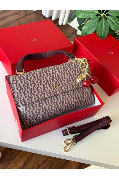 GGGG Bags with their accessories