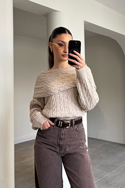 MAGARDE Madonna Collar Sweater - Beige