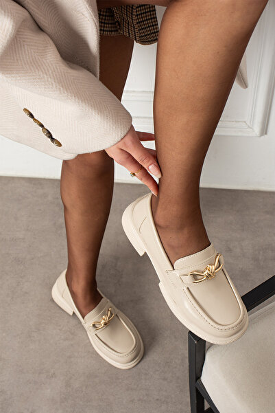 guijarro Cream Skin Women's Classic Loafer - Light Serrated Sole Buckle Casua...