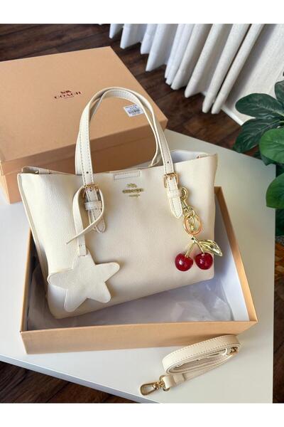 GGGG Bags with their accessories