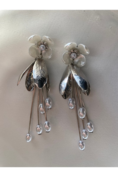 JEWELRY أقراط متدلية بتصميم زهور مزينة باللؤلؤ
