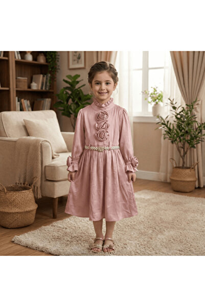 alqarat فستان صيفي مزين بالورود المتفتحة واللؤلؤ