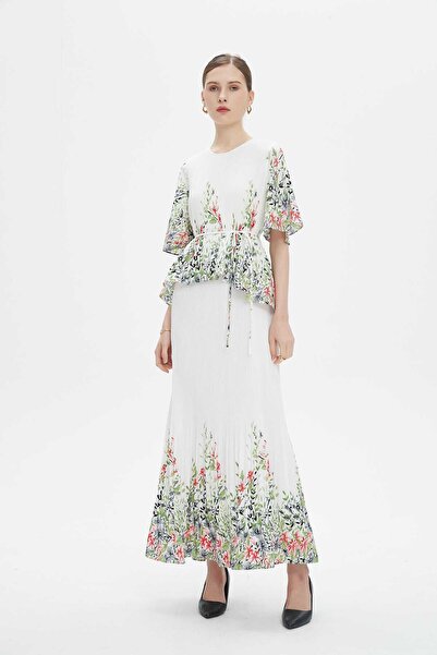 Nichii فستان ماكسي أزرق داكن مزين بالزهور مع حزام