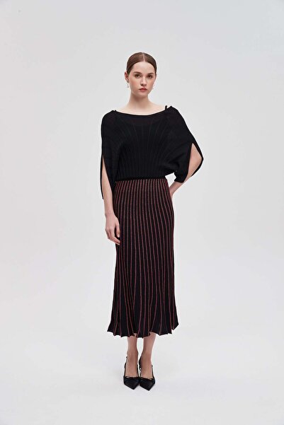 Livia فستان متوسط الطول محبوك ومخطّط