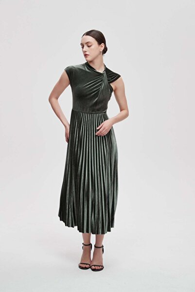 Nichii Pleated Midi Dress Without Sleeves