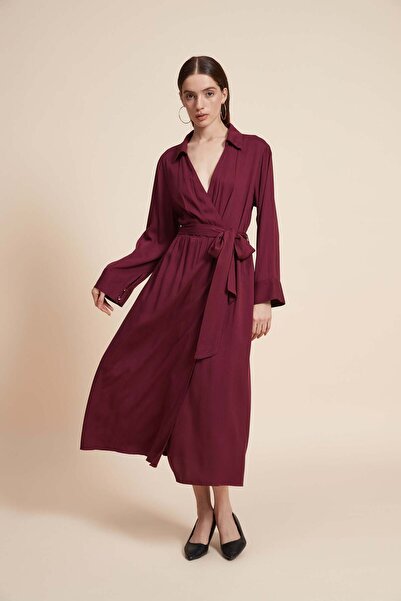 Yola Solid Midi Dress with Long Sleeves and Waist Belt