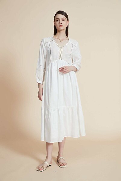 Yola White Solid Midi 3/4-Sleeve Dress