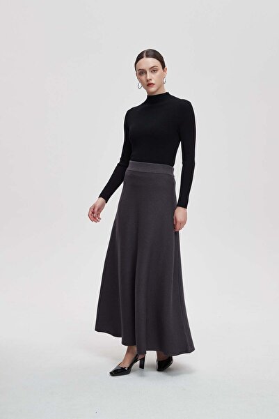 Nichii تنورة طويلة سادة بقصة واسعة