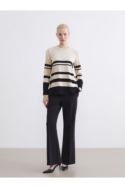 LC Waikiki Γυναικείο πλεκτό πουλόβερ με ριγέ λαιμόκοψη